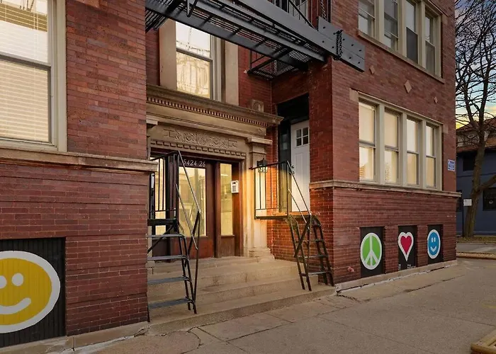 1br Deluxe Near Shops & Cafes - Ashland 1f Chicago