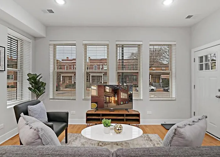 1br Deluxe Near Shops & Cafes - Ashland 1f Apartment Chicago